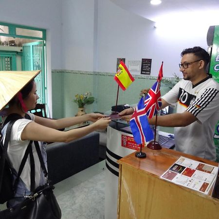 Language Exchange Hostel 2 Хошимин Экстерьер фото